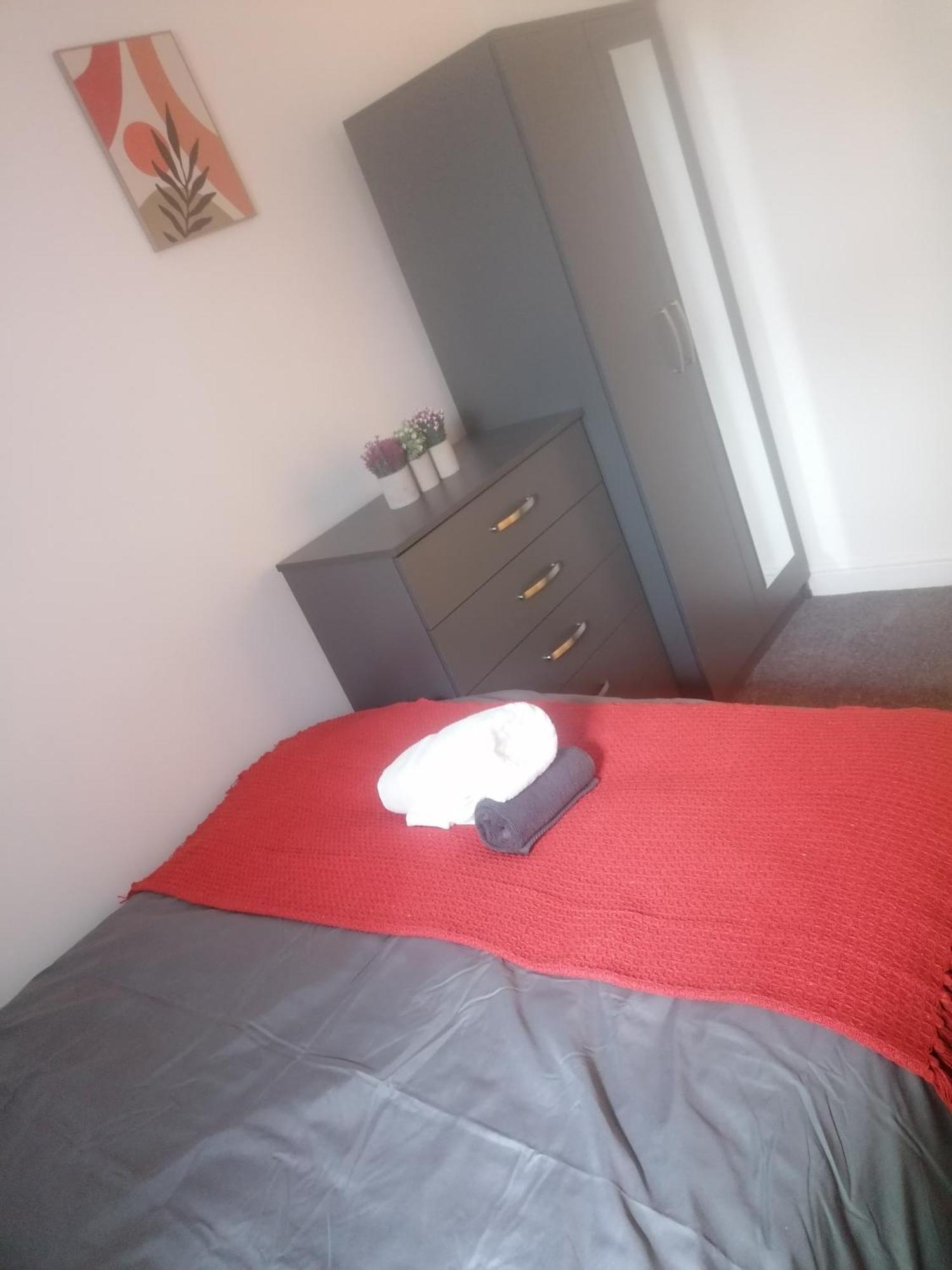 Rossy Home Of Relaxations Stoke-on-Trent Bagian luar foto