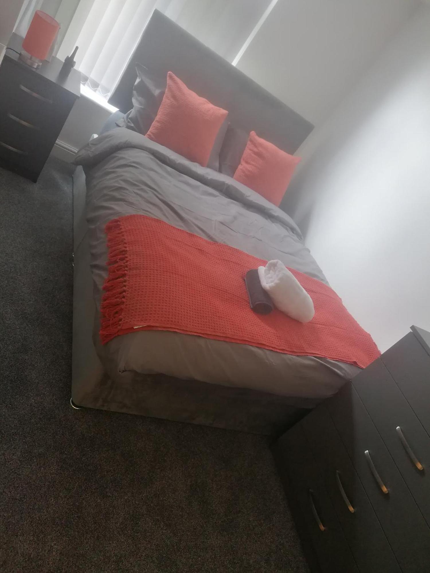 Rossy Home Of Relaxations Stoke-on-Trent Bagian luar foto