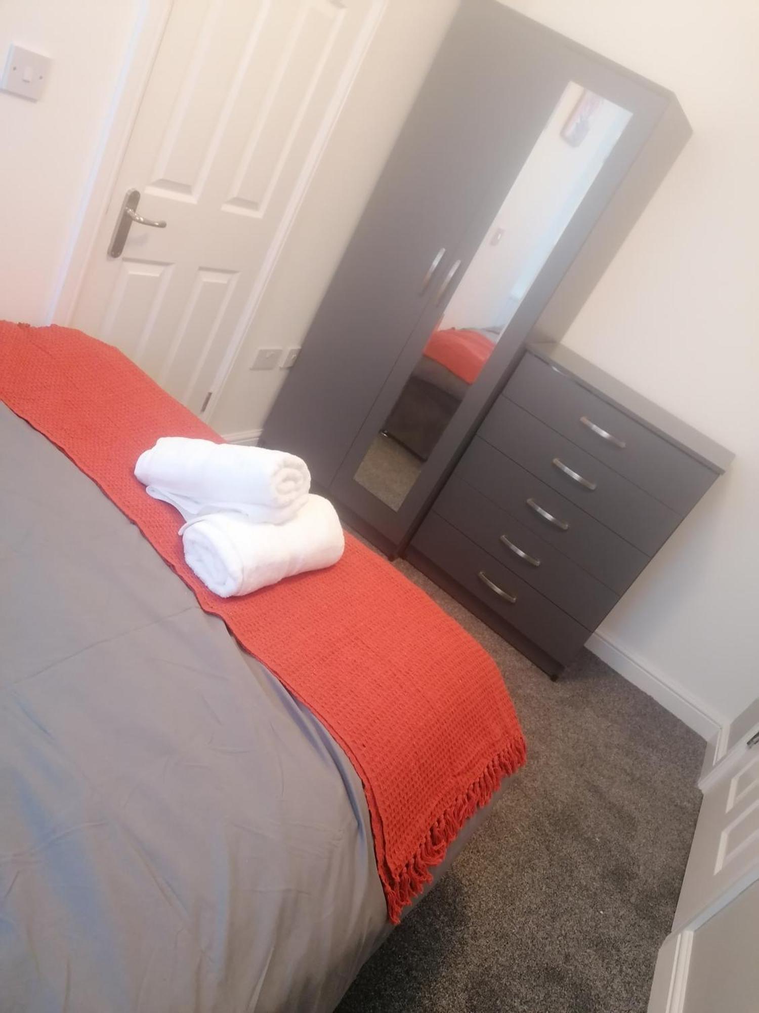 Rossy Home Of Relaxations Stoke-on-Trent Bagian luar foto
